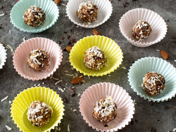 Almond-Spice-Cacao-Balls-1